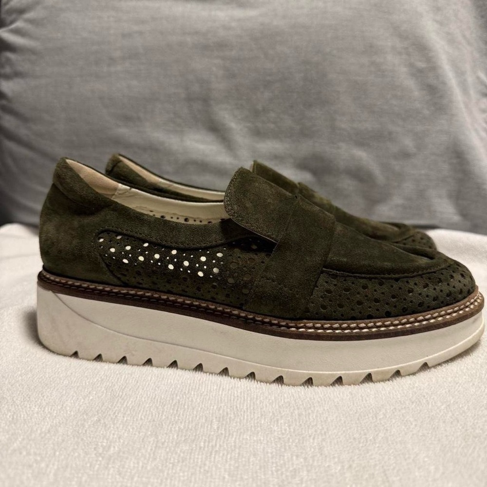 Elegant Olive Suede Women's Platform Loafers